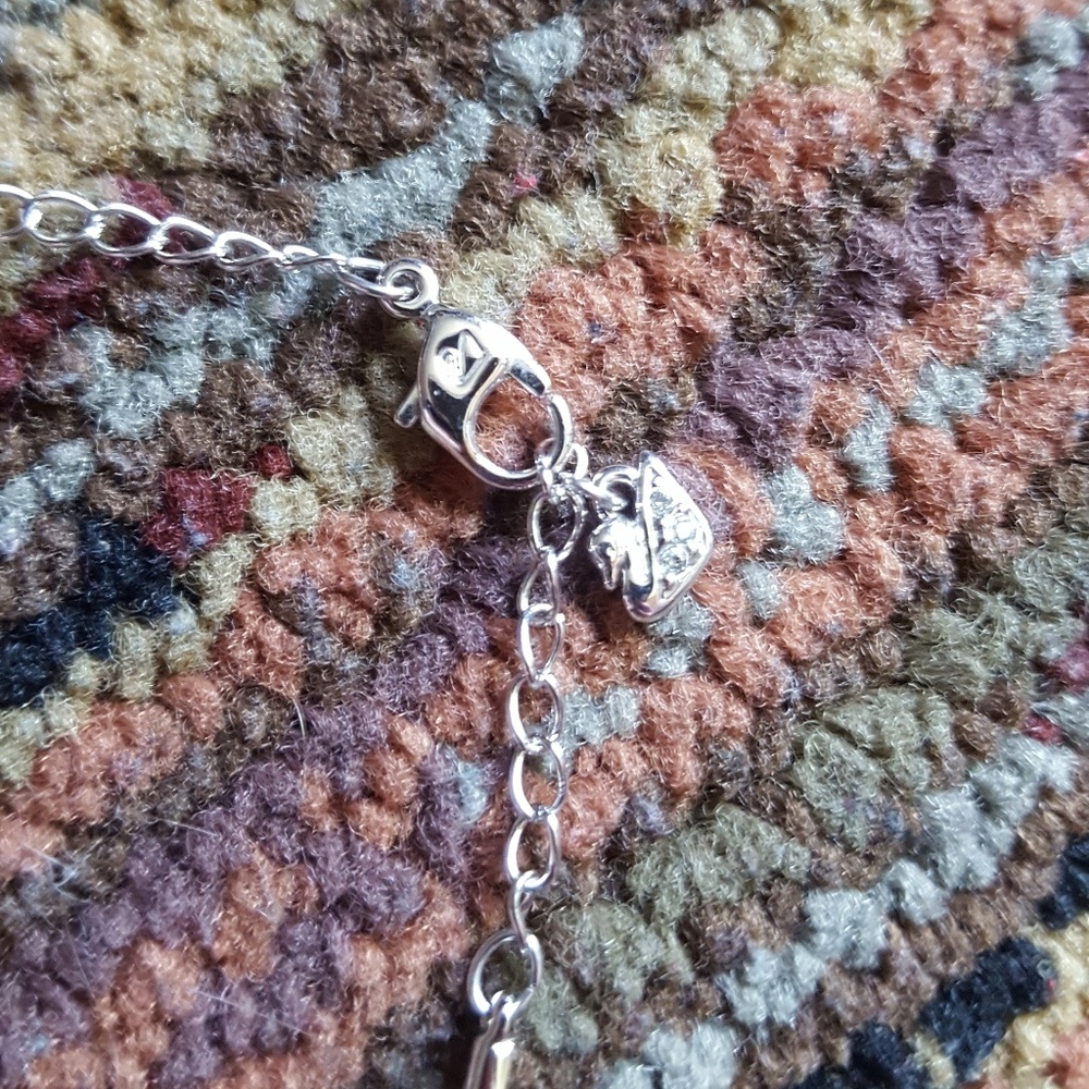 XxSOLDxX SWAROVSKI Silver "V" Crystal Bracelet - Picture 3 of 8